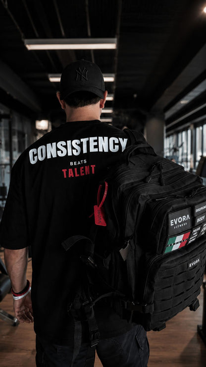T-Shirt Oversize EVORΛ "Consistency Beats Talent"